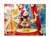 Puzzle &middot; Origamihase im Zirkus tr&auml;gt historisches Kost&uuml;m in bunter |...