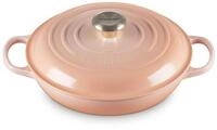 Le Creuset Signature Gourmet-Profitopf aus Gusseisen, 26 cm, 2,2 Liter, Peche