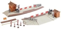 FALLER Beschrankter Bahn&uuml;bergang Modellbausatz mit 78 Einzelteilen 190 x 160 x 50mm