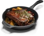 Petromax Feuerpfanne mit Stiel - Pfanne aus Gusseisen f&uuml;r alle Grill- und...