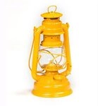 Feuerhand Sturmlaterne Baby Special 276 Gelb - F&uuml;r Garten, Camping & Balkon -
