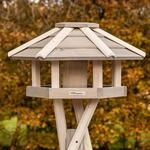 VOSS.garden "Valbo hochwertiges Vogelhaus wei&szlig; Inklusive Kreuzstandfu&szlig; mit