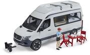 bruder 02672 - Mercedes-Benz Sprinter Camper mit Fahrer, Camping-Set, Geschirr -