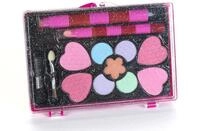 Theo Klein 5549 Kosmetik-Set I Inkl. Lidschatten, Rouge und Lipgloss I Ma&szlig;e: 15 cm x