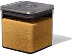 OXO SteeL POP-Beh&auml;lter flach (2,6 l) &ndash; gro&szlig;e, quadratische Vorratsdose mit Deckel