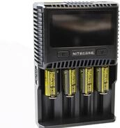 Nitecore SC4-4-Schacht-Profi-Lader f&uuml;r Li-Ion, NiMH, NiCd Akkus, LCD-Farbdisplay