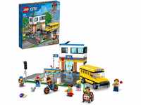 Lego 60329 City Schule mit Schulbus, 2 Klassenzimmern und Straßenplatten,