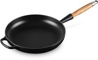 LE CREUSET Signature gusseiserne Bratpfanne mit Holzgriff 24 cm Schwarz matt,