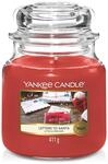 Yankee Candle Duftkerze im Glas (mittelgro&szlig;) | Letters to Santa | Brenndauer bis zu