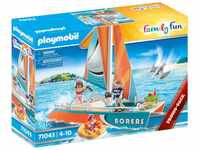 PLAYMOBIL Family Fun 71043 Katamaran, schwimmfähig, ab 4 Jahren