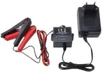 Auto Batterie-Erhaltungsladeger&auml;t 12V - Pflegt & l&auml;dt PKW-Batterien (5-125 Ah) -
