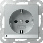 Gira Schuko-Steckdose mit LED Orient. System 55 Aluminium 417026