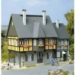 Auhagen 12343 H0, TT Wohnhaus Bahnhofstr. 1