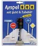 Ampel mit Verkehrszeichen