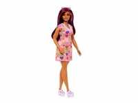 Barbie Fashionistas-Puppe mit pinkfarbenen Strähnen und Kleid mit Herzaufdruck