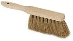Handfeger N&ouml;lle Naturkokos mit Aufh&auml;ngeloch hart 28 cm Handbesen, unlackiert