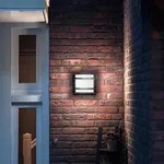 Philips Moderne Au&szlig;en Wandlampe Petronia f&uuml;r Terrasse und Hauseingang in Anthrazit