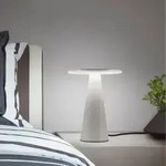 Helestra BAX LED Tischleuchte aus Aluminium in mattwei&szlig;