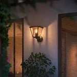 Philips Hue Outdoor INARA LED Au&szlig;en-Wandleuchte in klassischer Laternenform mit