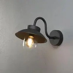Kleine Wandleuchte VEFA in Schwarz aus Aluminium mit Glaszylinder in klassischem