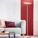 Vela Deckenfluter mit sanft geschungenem ovalen Acrylschirm dimmbar in Wei&szlig; von