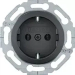 Berker Steckdose SCHUKO mit Schraub-Liftklemmen, in 45&deg;-Stufen variable Einbaulage,