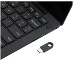 YUBICO YubiKey 5C FIPS - USB-C Sicherheitsschl&uuml;ssel - Schwarz