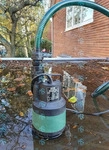 DAB Nova Up 180 M-NA mit Ablaufschlauch 7 Meter - Flachsauger-Tauchpumpe - 7.500