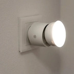 LED Steckdosenstrahler 4-stufen dimmbar 10W 1000 lm 3000 K IP44 wei&szlig;