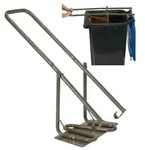 Relaxdays M&uuml;llpresse f&uuml;r M&uuml;lltonne, M&uuml;llverdichter mit Metallplatte, Hausm&uuml;ll,
