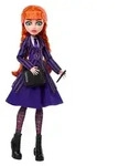 Monster High x Wednesday Sammelpuppe, Agnes DeMille mit violetter Uniform und