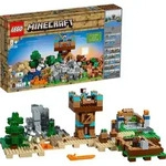 LEGO&reg; Minecraft&trade; Die Crafting-Box 2.0 21135