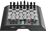 Millennium ChessGenius M810 - Schachcomputer &uuml;ber 2000 Elo-St&auml;rke - 20x20 cm