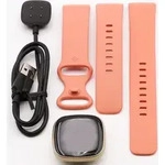 fitbit Versa 3 Smartwatch pink clay/soft gold aluminium - Koralle
