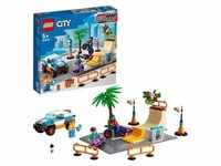 LEGO 60290 City Skate Park, Set mit Skateboard, BMX-Fahrrad und Spielzeugauto,