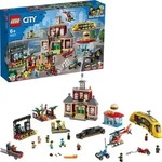 LEGO 60271 City Stadtplatz, Diner und Stra&szlig;enbahn Bauset mit 14 Minifiguren - Bronze