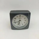 Dugena Funkwecker 4460942, Funksignal f&uuml;r MEZ/CET, mit Weckzeiger, Weckwiederholung,