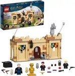 LEGO 76395 Harry Potter Hogwarts: Erste Flugstunde Spielzeug, Quidditch Set mit