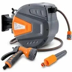 AREBOS Gartenschlauchaufroller 30 m | Schwenkbar, Wandhalterung inkl. | Orange -