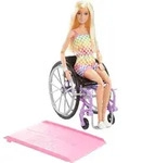 Mattel HJT13 - Barbie - Puppe im Rollstuhl mit Rampe
