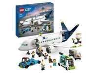 LEGO 60367 City Passagierflugzeug Spielzeug-Set, großes Flugzeug-Modell mit