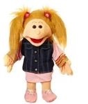 Living Puppets Fibi, mit rosa Shirt und Jeansweste, 45cm