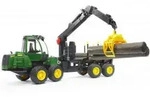 BRUDER&reg; 02133 John Deere 1210E R&uuml;ckzug mit 4 Baumst&auml;mmen und Holzgreifer
