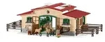schleich&reg; 42195 Pferdestall mit Pferden und Zubeh&ouml;r