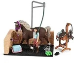 schleich&reg; 42438 HORSE CLUB Waschplatz mit Emily und Luna