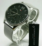 Stilvolle Herrenuhr von der Marke Tommy Hilfiger. Die Uhr hat ein Stahlarmband, das