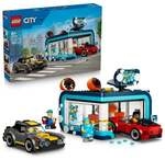 LEGO City 60497 Waschstra&szlig;e, Bauset mit 2 Spielzeugautos f&uuml;r Kinder ab 6 Jahren
