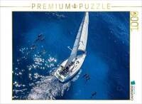 CALVENDO Puzzle Delfine begleiten ein Segelboot 1000 Teile Lege-Gr&ouml;&szlig;e 64 &times;...