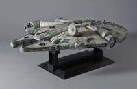 Modellbau BANDAI Millennium Falcon Perfect Grade