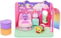 Gabby&lsquo;s Dollhouse Deluxe Raum, Sweet Dreams, Schlafzimmer mit Kuschelkatze (engl.